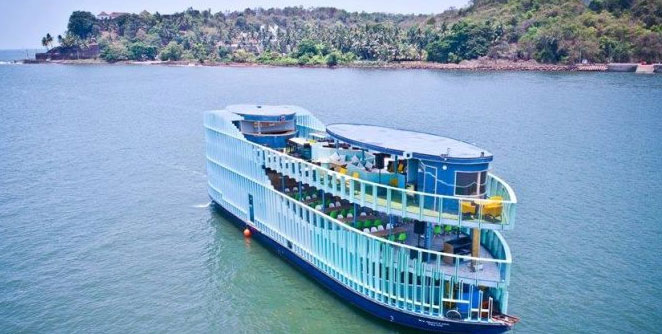 floating-nightclub-in-goa