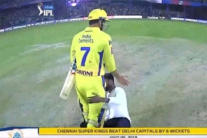 dhoni2